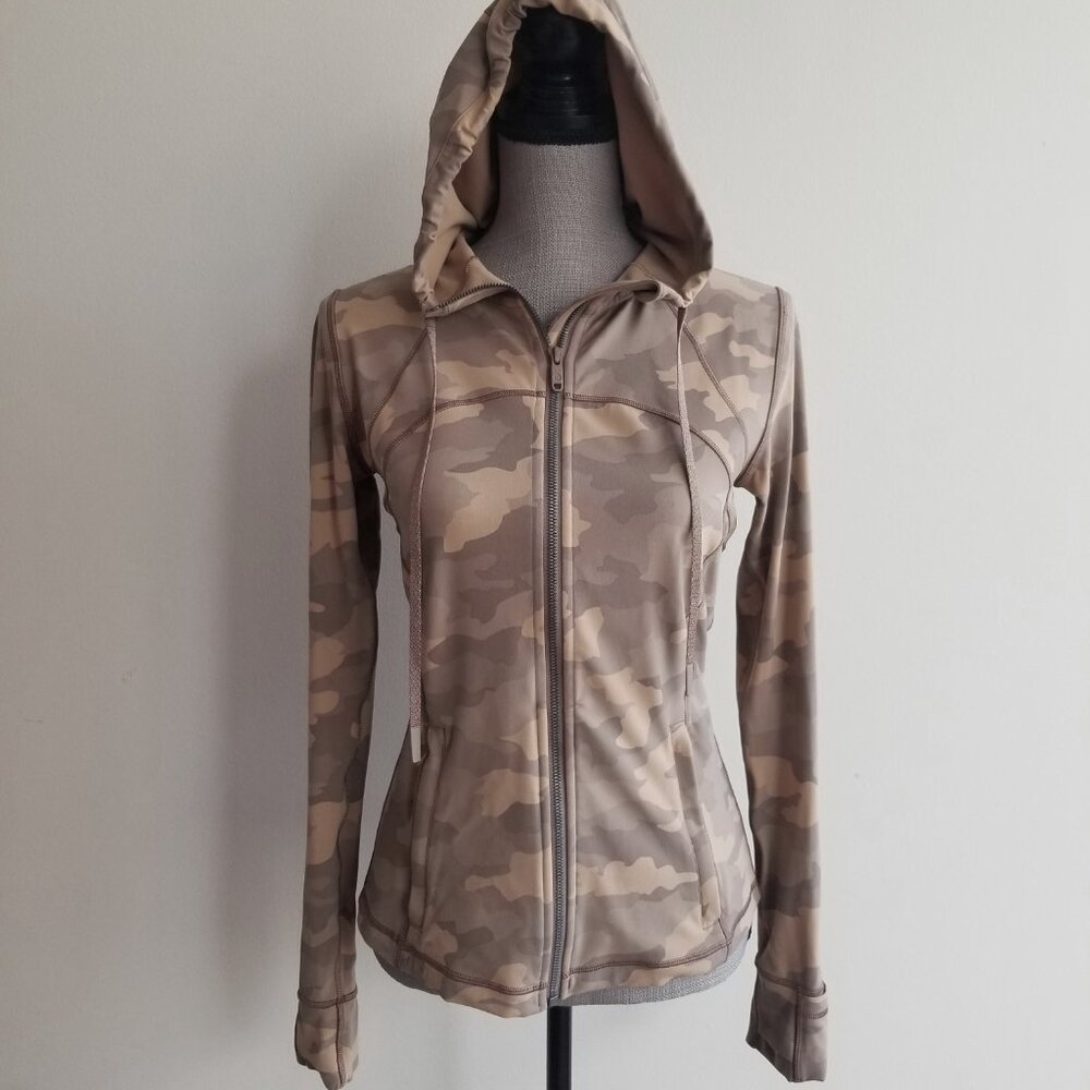 Lululemon Hooded Define Jacket Nulu Heritage 365 Camo Beige Multi, size 8